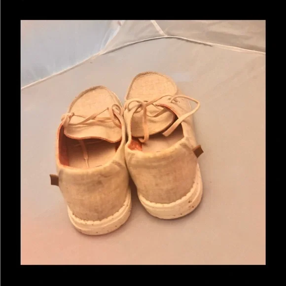 Hey Dude Women's Chambray Shoes - Cream size 9 - Picture 6 of 8